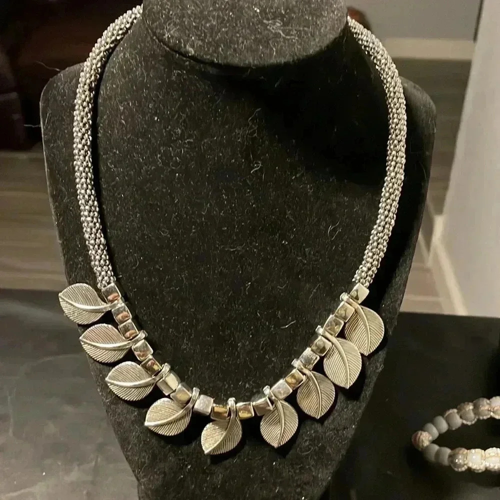 Vintage to new necklace lot 6 - Picture 5 of 8